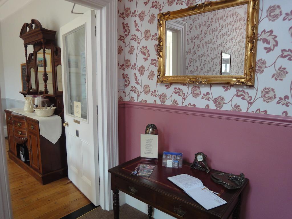 Brooke House Guest house 4*