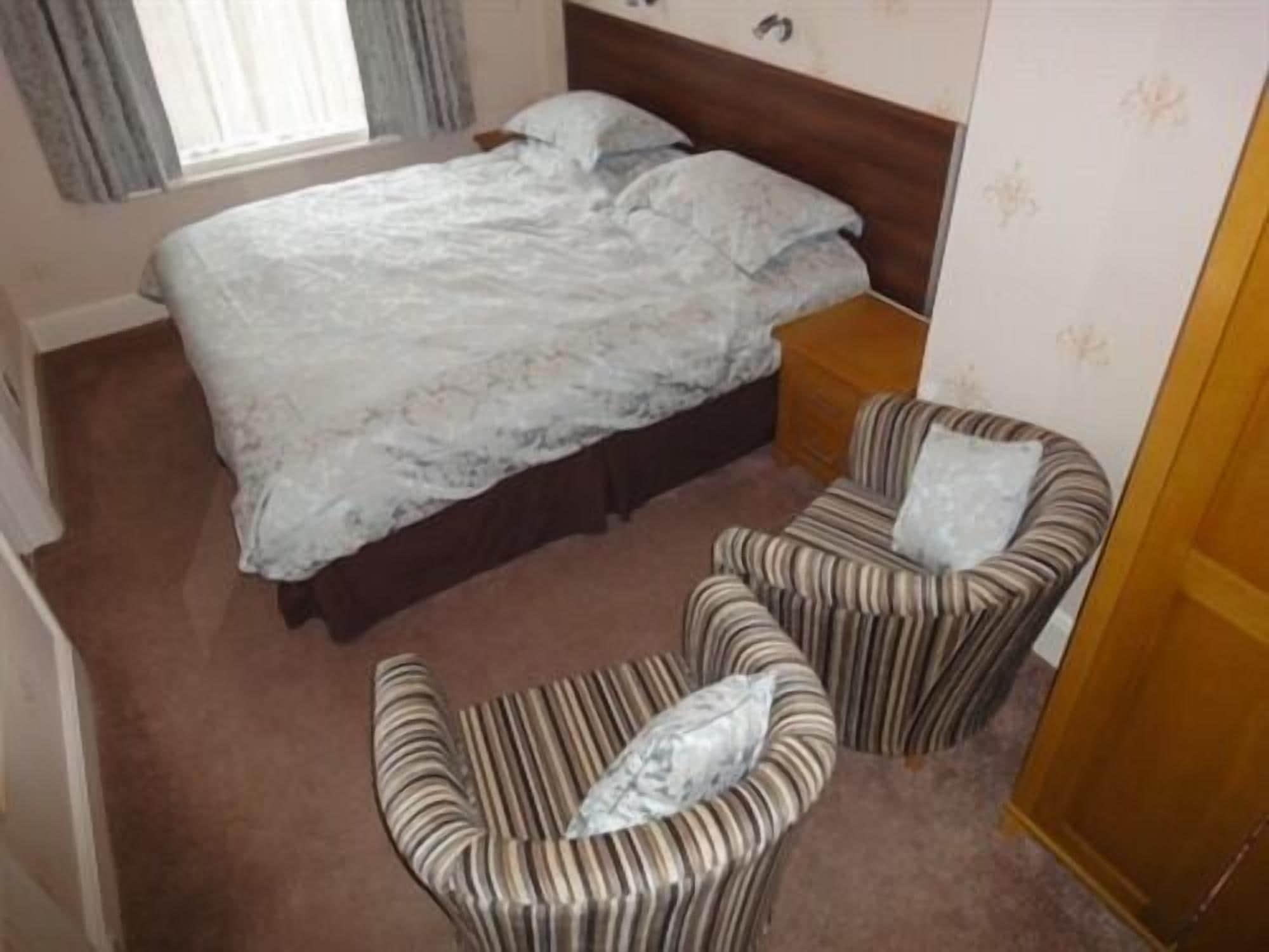 Brooke House 4*