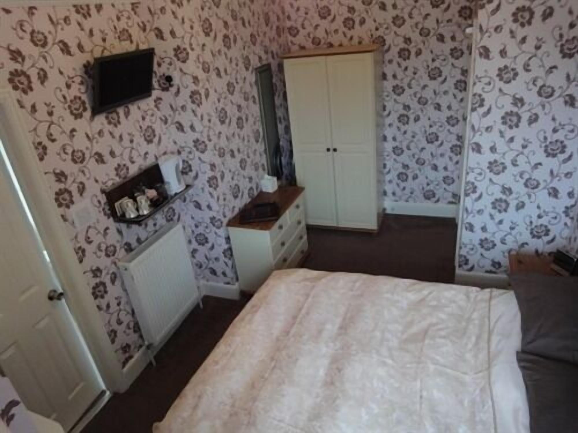 Brooke House 4*