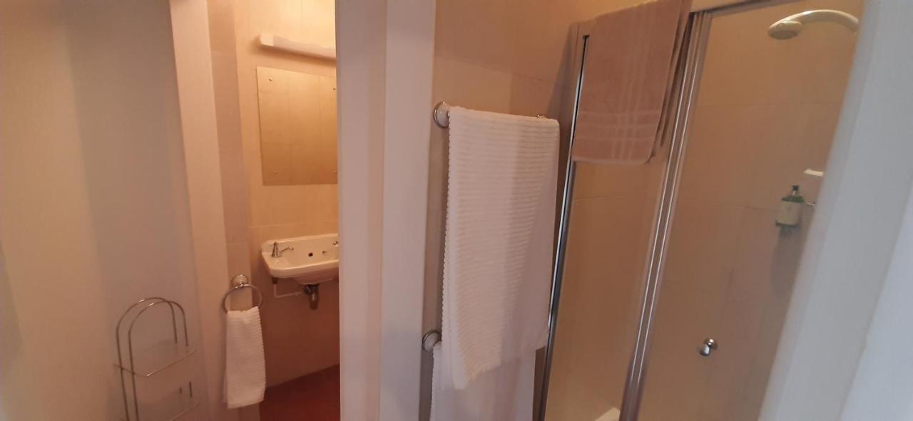 Guest house Brooke House 4*